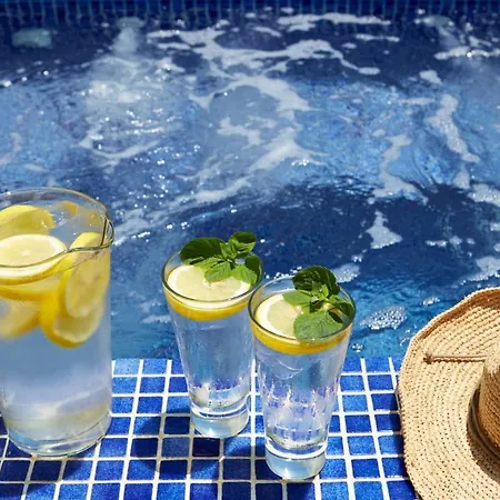 Hermes 4* Kamari (Santorini)