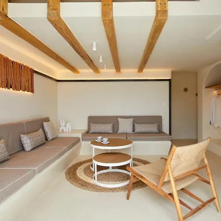 Hermes 4* Kamári